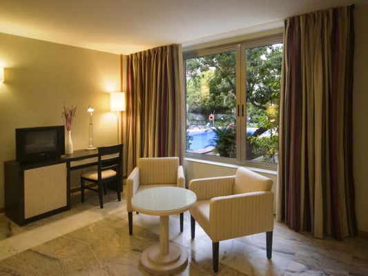 Hotel Colón Rambla by null