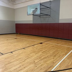 LA Fitness - Backboard been broken since last week .