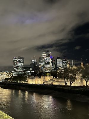 Tower Bridge by null