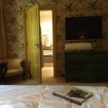 Hostellerie de Plaisance - Beautiful rooms - Hotels Near Me - Saint Emilion, 33