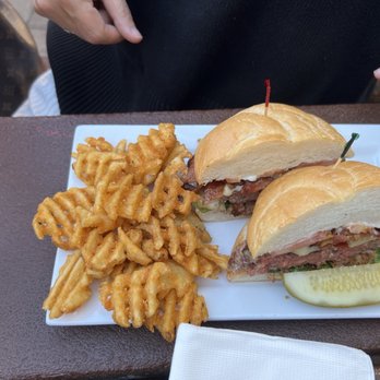 Leelynn's - Leelynn's Burger - Lounges Near Me - Ellicott City, Maryland Leelynn's - Leelynn's Burger - Lounges Near Me - Ellicott City, Maryland