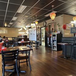 What Da Pho - Dinning area