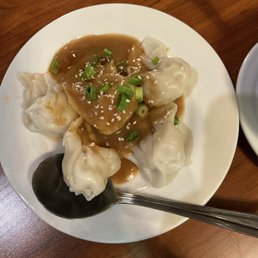 Dumplings with peanut sauce Dumplings with peanut sauce