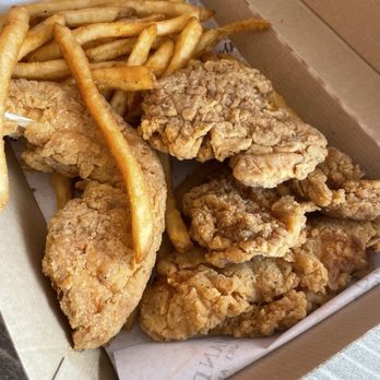 Mandalay Bay Beach - Chicken tenders - Swimming Pools Near Me - Las Vegas, Nevada Mandalay Bay Beach - Chicken tenders - Swimming Pools Near Me - Las Vegas, Nevada