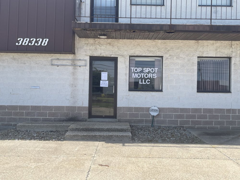 TOP SPOT MOTORS 38338 Apollo Pkwy, Willoughby, Ohio Used Car