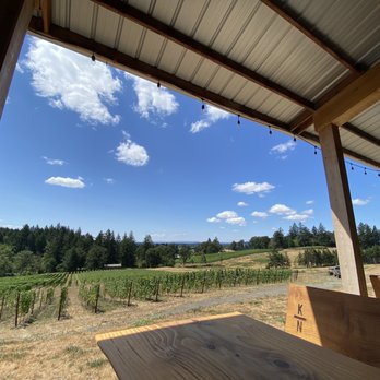 King's North - Tasting area: open air, great view of vineyard, nice seating options - Wine Tasting Room Near Me - Newberg, Oregon