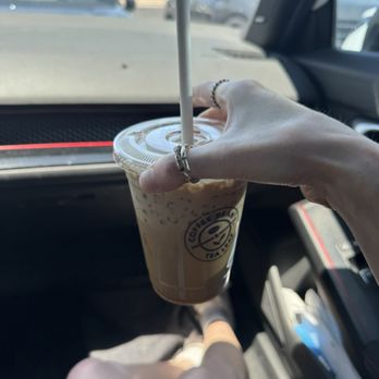 The Coffee Bean & Tea Leaf - Iced AmericanosVanilla Dry Iced Americano - Coffee & Tea Near Me - Phoenix, Arizona
