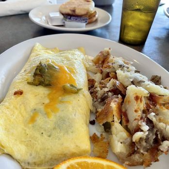 Little Mesa Cafe - Green Chile & Cheddar Omelette - American Near Me - Mesa, Arizona