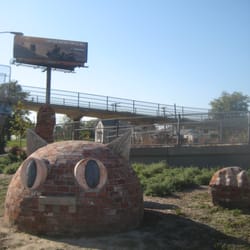 Monumental Kitty