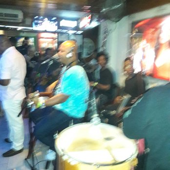 Improviso - Live band playing pagode, samba - Bars Near Me - Rio de Janeiro, RJ