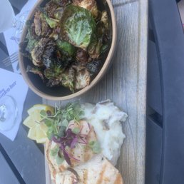 Grilled chicken with Brussels sprouts and mashed potatoes Grilled chicken with Brussels sprouts and mashed potatoes