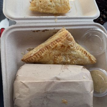 Ake'Larry - Shredded Beef Empanada 3 Quesos Empanada - Pasta Shops Near Me - Anaheim, California