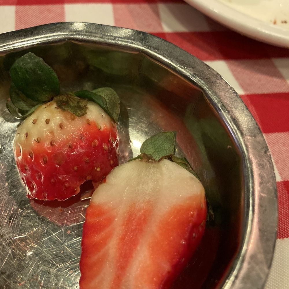 Grimaldi's Pizzeria - Not ripe strawberries - Pizza Near Me - Sparks, Nevada Grimaldi's Pizzeria - Not ripe strawberries - Pizza Near Me - Sparks, Nevada