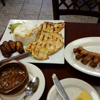 Villa De Colombia - Paisa chicken with all the trimmings - Colombian Near Me - Hackensack, New Jersey