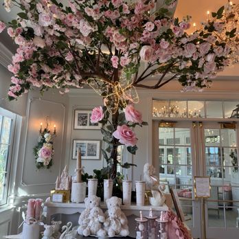 The Cake Bake Shop - Rose tree - Breakfast & Brunch Near Me - Bay Lake, Florida