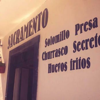 Sacramento - Entrada al templo de la carne y los huevos fritos!!! - Steakhouses Near Me - Seville, SE