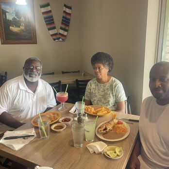 Guadalajara Mexican Restaurant - Family enjoying the Food - Mexican Near Me - Miami, Florida Guadalajara Mexican Restaurant - Family enjoying the Food - Mexican Near Me - Miami, Florida