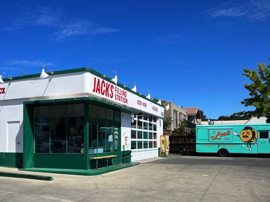 Jack’s Filling Station by null