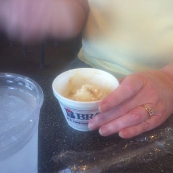 Braum's - English Toffee - Ice Cream & Frozen Yogurt Near Me - Cleburne, Texas