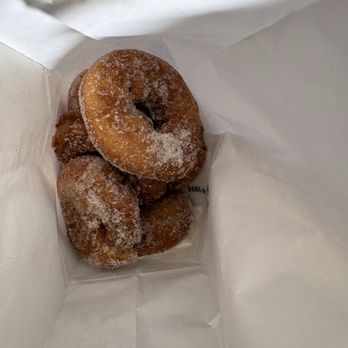 Rainbow Orchards - Apple cider donuts - Fruits & Veggies Near Me - Camino, California Rainbow Orchards - Apple cider donuts - Fruits & Veggies Near Me - Camino, California