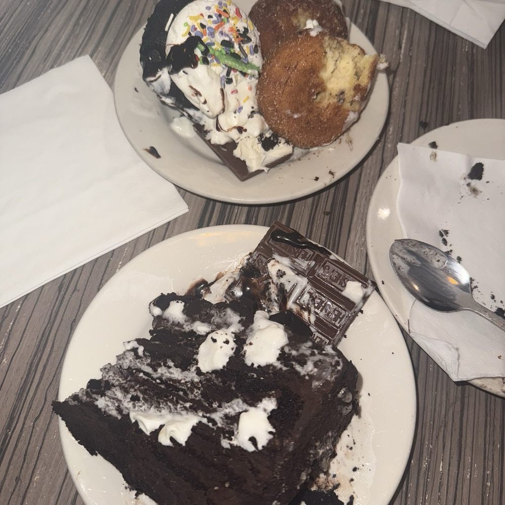 Elm Street Diner - All the stuff included on the shake! - Diners Near Me - Stamford, Connecticut