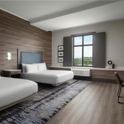 The Oread Lawrence, Tapestry Collection by Hilton - Guest room