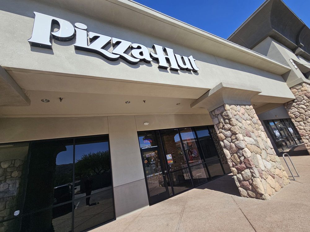 PIZZA HUT Updated September 2024 3220 E Baseline Rd, Phoenix