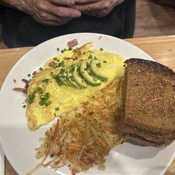 Broken Yolk Cafe - Meat Lover's Omelet - American Near Me - Glendora, California