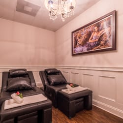 Paradise Foot Spa - Treat yourself and your partner to an enchanted massage experience in one of our exquisite couples' massage rooms.