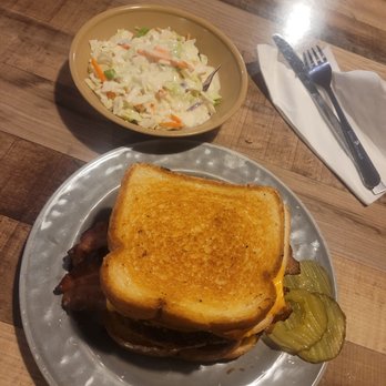 Border Bar Pizza Parlor - grilled cheese clad burger - Pizza Near Me - International Falls, Minnesota Border Bar Pizza Parlor - grilled cheese clad burger - Pizza Near Me - International Falls, Minnesota