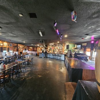 Summers Smokehouse - Dining area - American Near Me - Tallahassee, Florida Summers Smokehouse - Dining area - American Near Me - Tallahassee, Florida