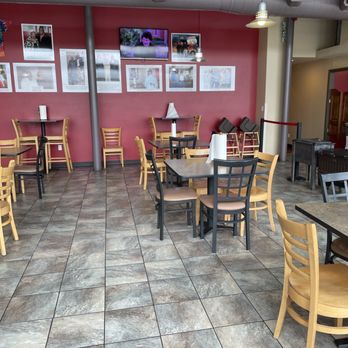 Lark's Bar-B-Que - Tables and seating area - Barbeque Near Me - Benton Harbor, Michigan Lark's Bar-B-Que - Tables and seating area - Barbeque Near Me - Benton Harbor, Michigan