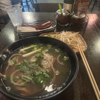 Thien Huong Restaurant - Vietnamese Near Me - Los Angeles, California