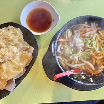 Makiyaki - two bowls of food on a table - Sushi Bars Near Me - San Leandro, California Makiyaki - two bowls of food on a table - Sushi Bars Near Me - San Leandro, California