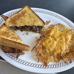 Bacon Texas Cheesesteak Melt With Hashbrowns