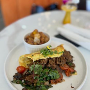 The Breakfast Bar - Veggie Omelette with Vegan Sauage and a side of Breakfast Potatoes - Breakfast & Brunch Near Me - Duluth, Georgia