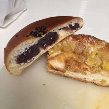 Paris Baguette - Red bean Filling not as consistent - Coffee & Tea Near Me - Brooklyn, New York Paris Baguette - Red bean Filling not as consistent - Coffee & Tea Near Me - Brooklyn, New York