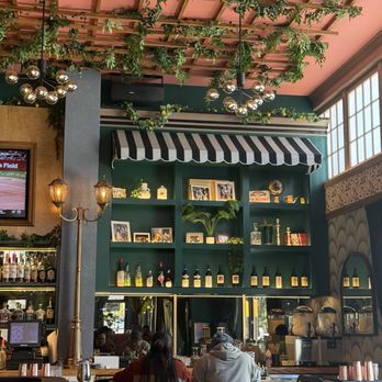 Morella - Decor - Italian Near Me - San Francisco, California