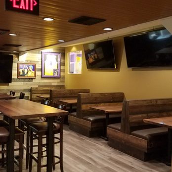 Straw Hat Pizza Grille - Pizza Near Me - Milpitas, California Straw Hat Pizza Grille - Pizza Near Me - Milpitas, California