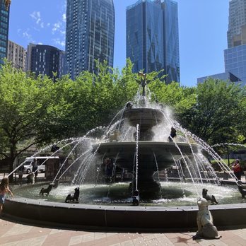 Berczy Park - Parks Near Me - Toronto, Ontario
