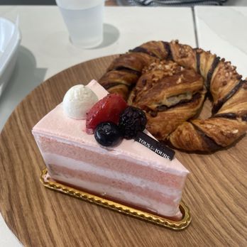 Tous Les Jours - Strawberry cream cake Chocolate pretzel - Bakeries Near Me - Virginia Beach, Virginia Tous Les Jours - Strawberry cream cake Chocolate pretzel - Bakeries Near Me - Virginia Beach, Virginia