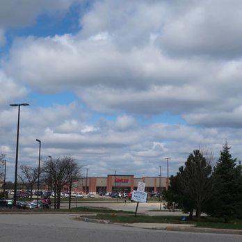 Costco Wholesale - Storefront and signage. - Wholesale Stores Near Me - Naperville, Illinois