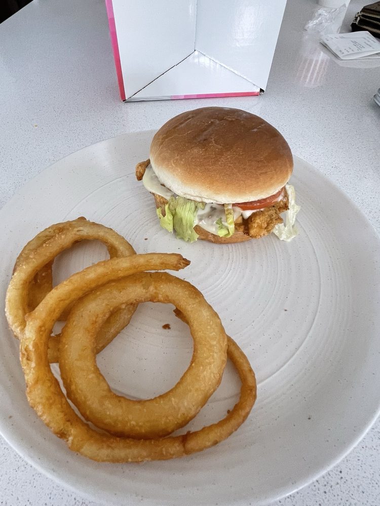 Freddy's Frozen Custard & Steakburgers Logo
