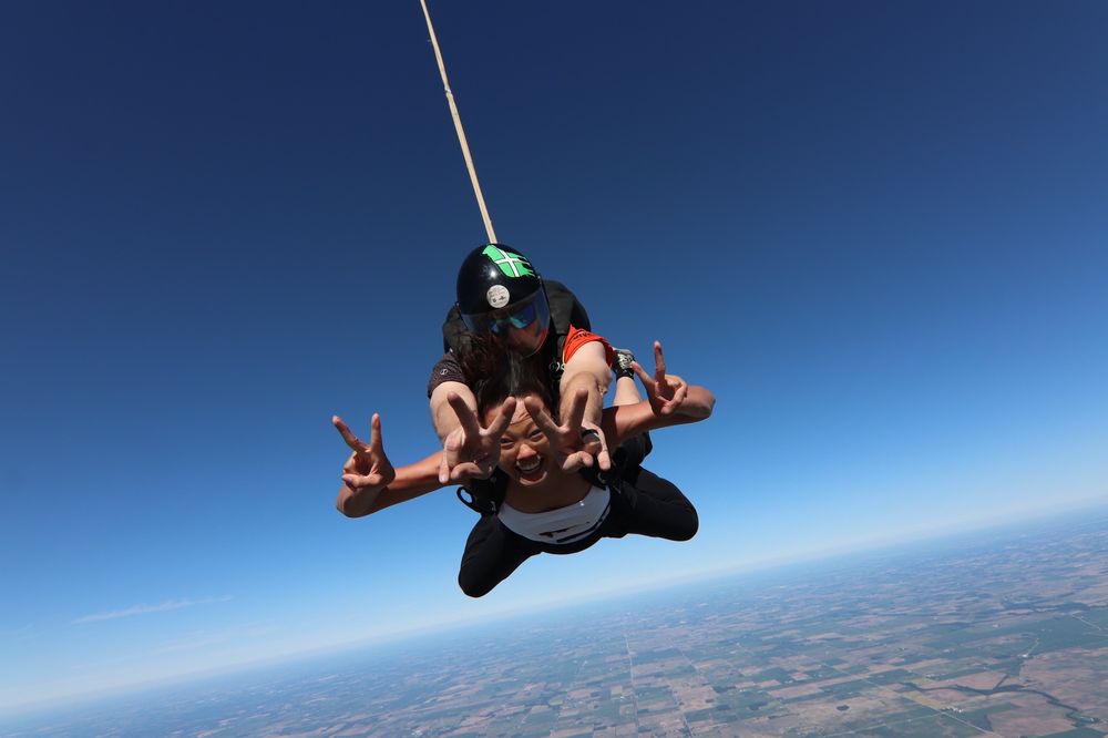 Skydive Indianapolis Logo