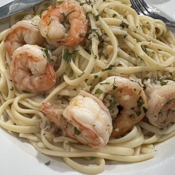 Roberto Italian Restaurant - Shrimp Scampi - Italian Near Me - Sandston, Virginia Roberto Italian Restaurant - Shrimp Scampi - Italian Near Me - Sandston, Virginia