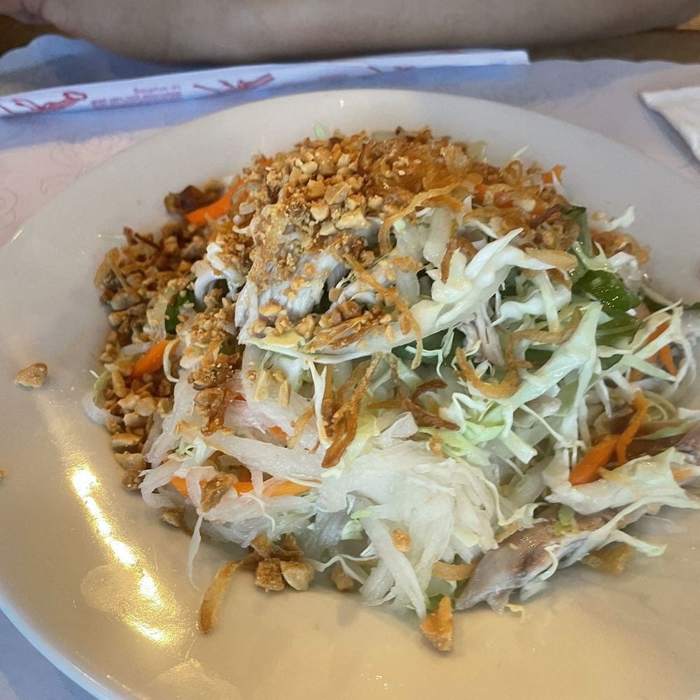 Com Tam Thanh - 4. GOI GA - CHICKEN SALAD- so so good - Vietnamese Near Me - Newark, California Com Tam Thanh - 4. GOI GA - CHICKEN SALAD- so so good - Vietnamese Near Me - Newark, California