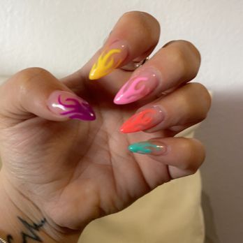 Ivy Nails & Spa - Left hand - Nail Salons Near Me - Puyallup, Washington Ivy Nails & Spa - Left hand - Nail Salons Near Me - Puyallup, Washington