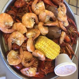Crawfish and Shrimp Platter (small)