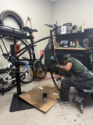 Bike Repair - Fast & Friendly Bike Repair!
Is your bike not riding like it used to?
Flat tire, squeaky brakes, or just need a tune-up?
We’ve got you covered