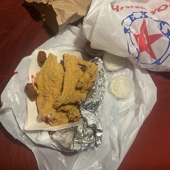 Bayou Cat Restaurant - seafood combo - Seafood Near Me - Arlington, Texas